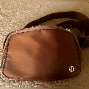 Dark brown lululemon Beltbag 1L